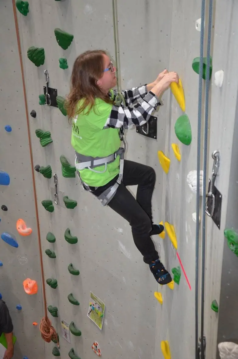 Kletterer bei den Special Olympics Niedersachsen | © Ralf Holtgrefe