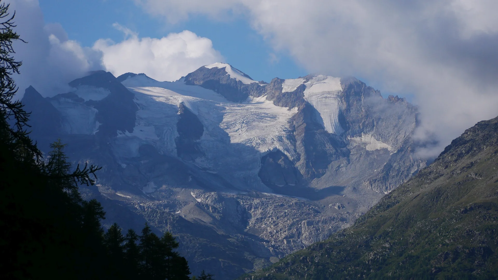 Schneebedecktes Bergmassiv | © Dietmar Kastning,