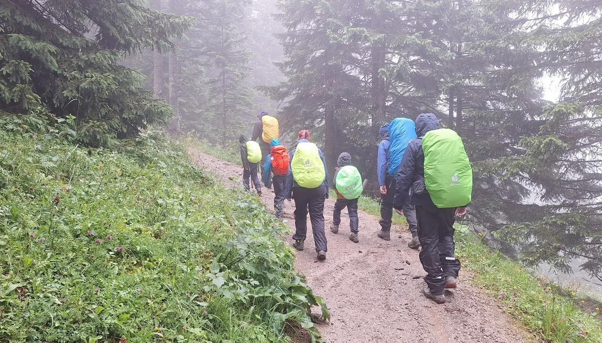 Wandergruppe mit Rucksäcken | © Patrick Schönfeldt