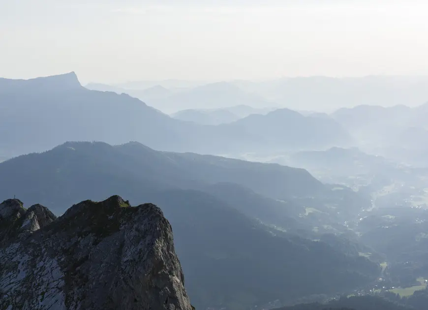 Bergmassiv im Nebel | © DAV/Wolfgang Ehn